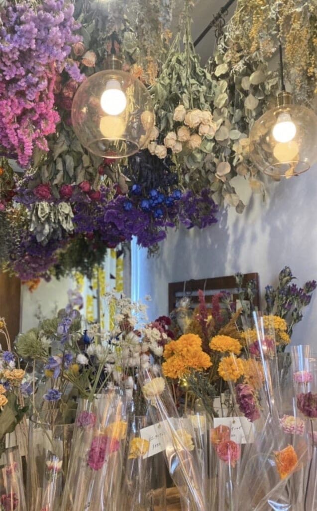 色々な人達の想いをつなげる、日本初のドライフラワー専門店「MITSUBAKOBO」