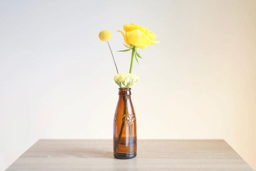 自宅にある身近なもので花瓶を代用しよう!